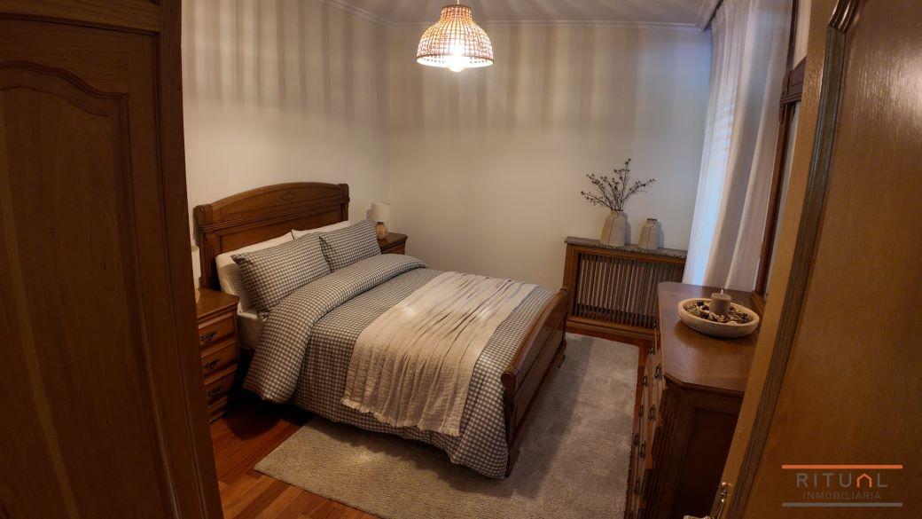 CASA UNIFAMILIAR PRÓXIMA AL CENTRO DE VILAGARCIA