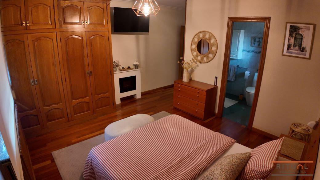 CASA UNIFAMILIAR PRÓXIMA AL CENTRO DE VILAGARCIA