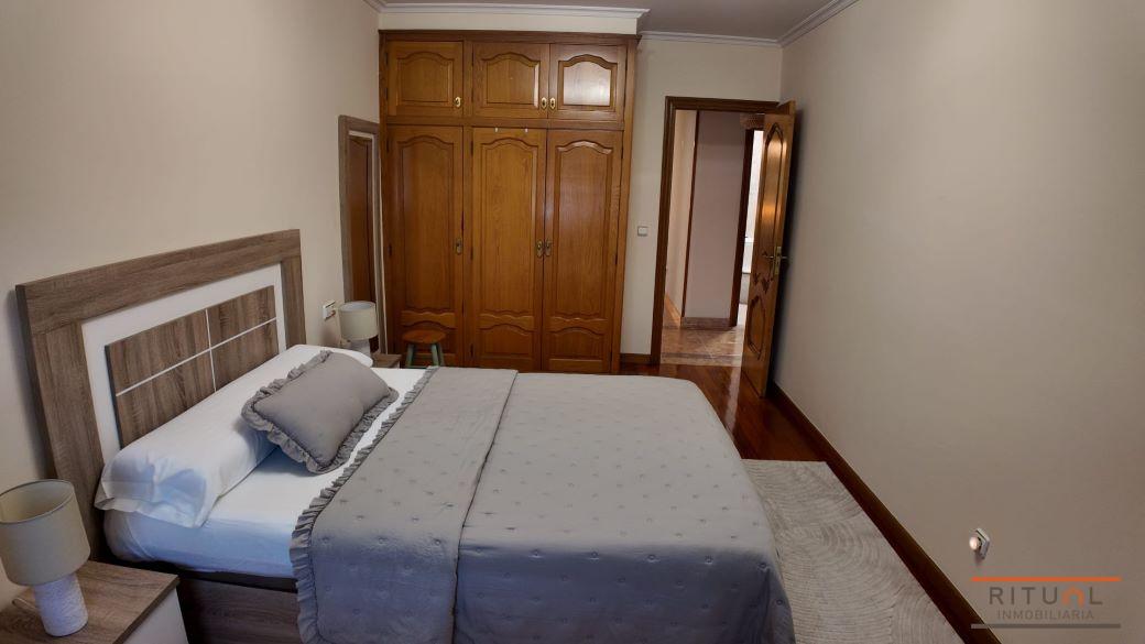 CASA UNIFAMILIAR PRÓXIMA AL CENTRO DE VILAGARCIA