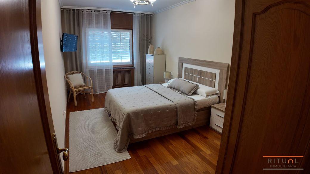 CASA UNIFAMILIAR PRÓXIMA AL CENTRO DE VILAGARCIA