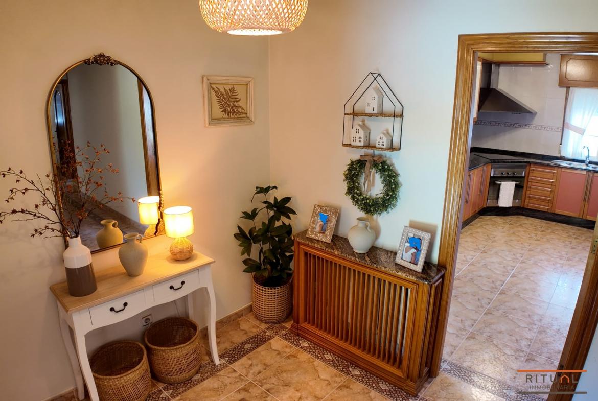 CASA UNIFAMILIAR PRÓXIMA AL CENTRO DE VILAGARCIA