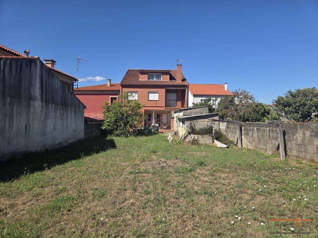 CASA CON SOLAR A LA VENTA PRÓXIMA A LA PLAYA
