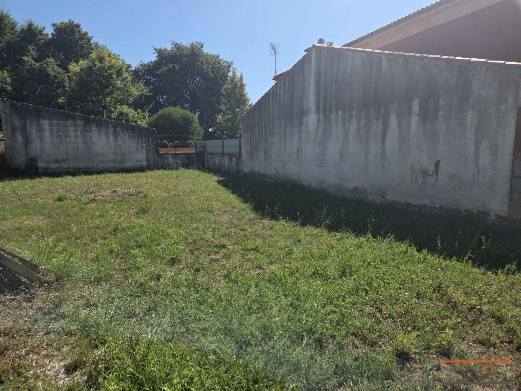 CASA CON SOLAR A LA VENTA PRÓXIMA A LA PLAYA