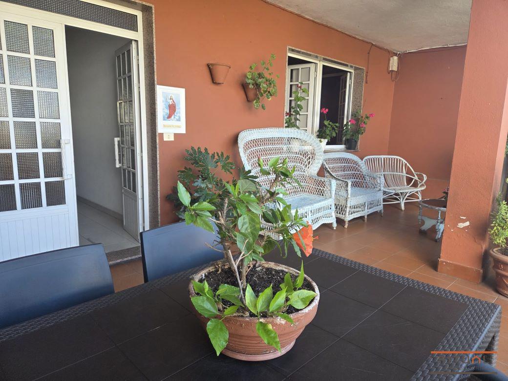 CASA CON SOLAR A LA VENTA PRÓXIMA A LA PLAYA