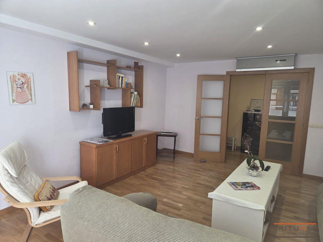 EXCELENTE VIVIENDA EN CAMBADOS