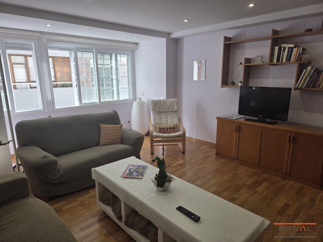EXCELENTE VIVIENDA EN CAMBADOS