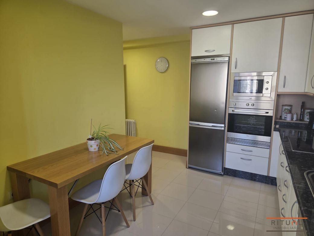 EXCELENTE VIVIENDA EN CAMBADOS