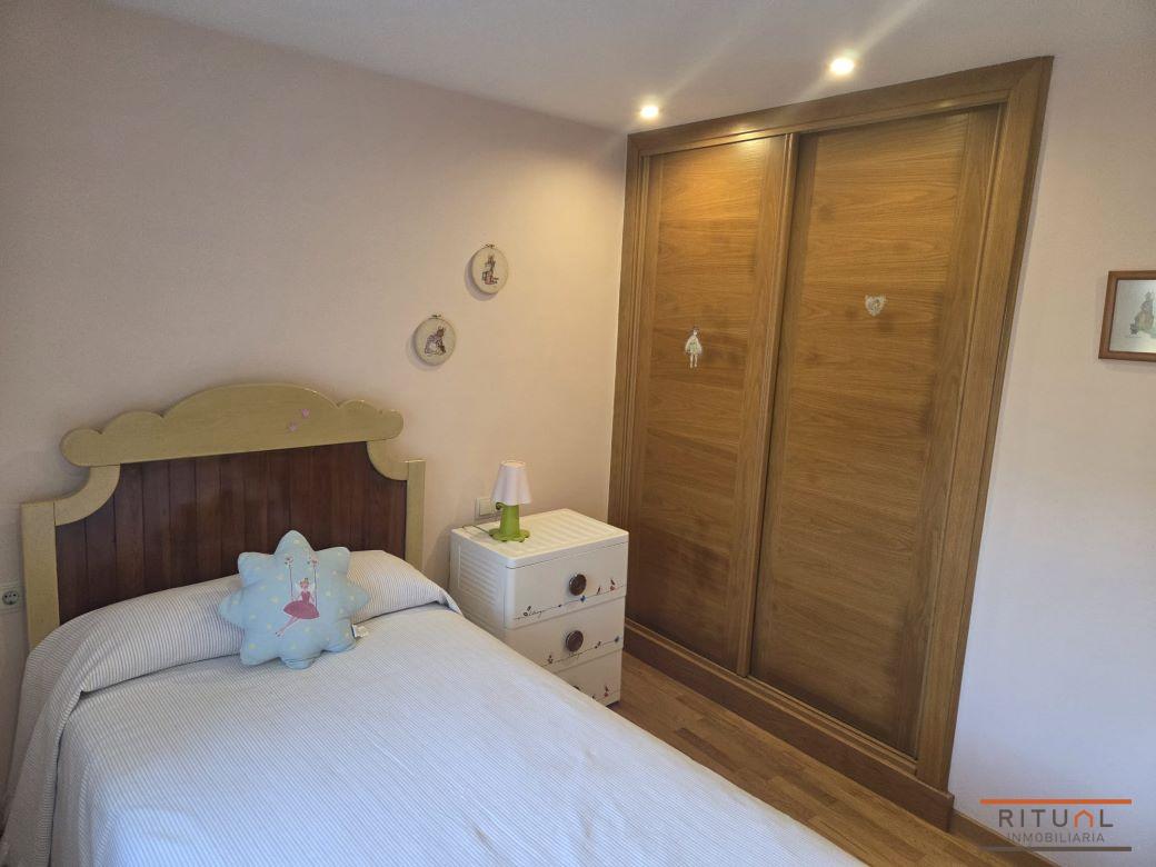 EXCELENTE VIVIENDA EN CAMBADOS