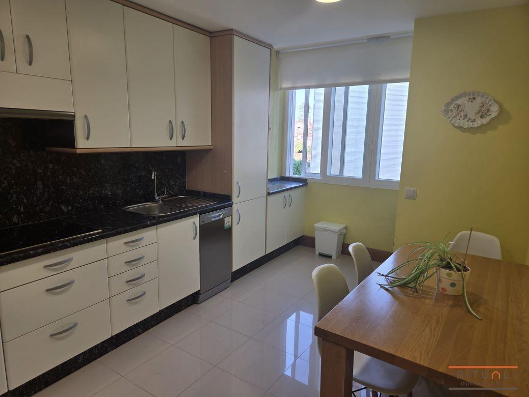 EXCELENTE VIVIENDA EN CAMBADOS