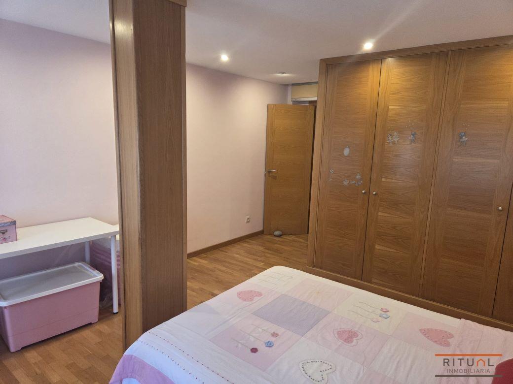 EXCELENTE VIVIENDA EN CAMBADOS