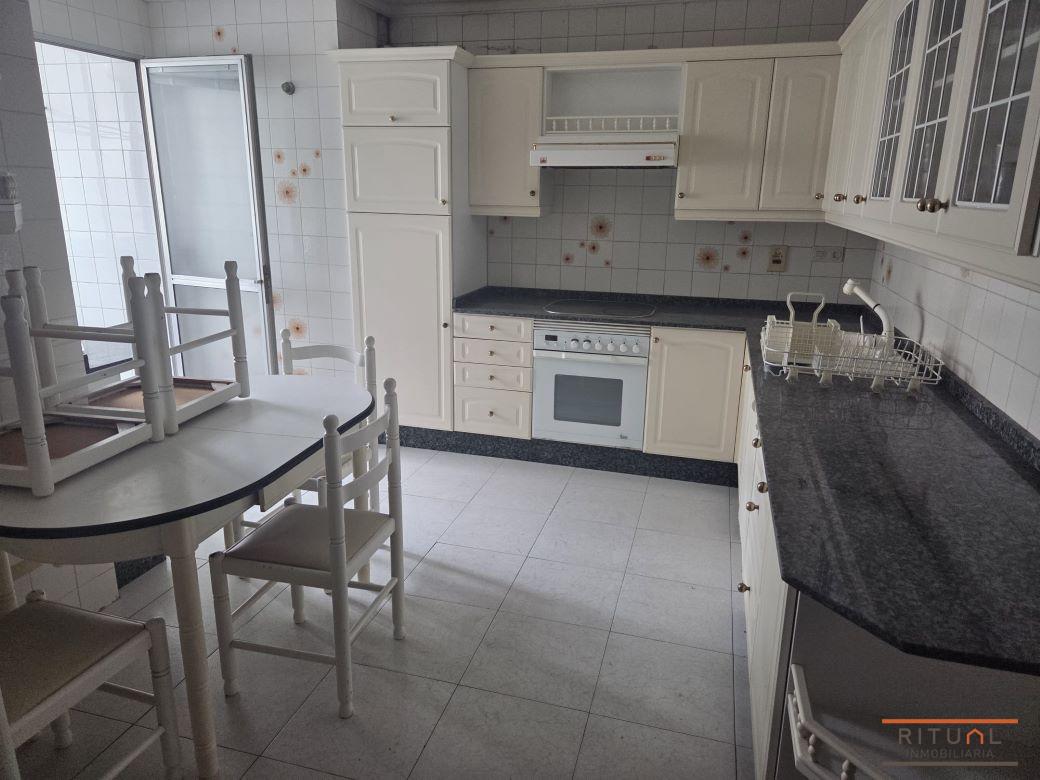 VIVIENDA TRES DORMITORIOS A LA VENTA