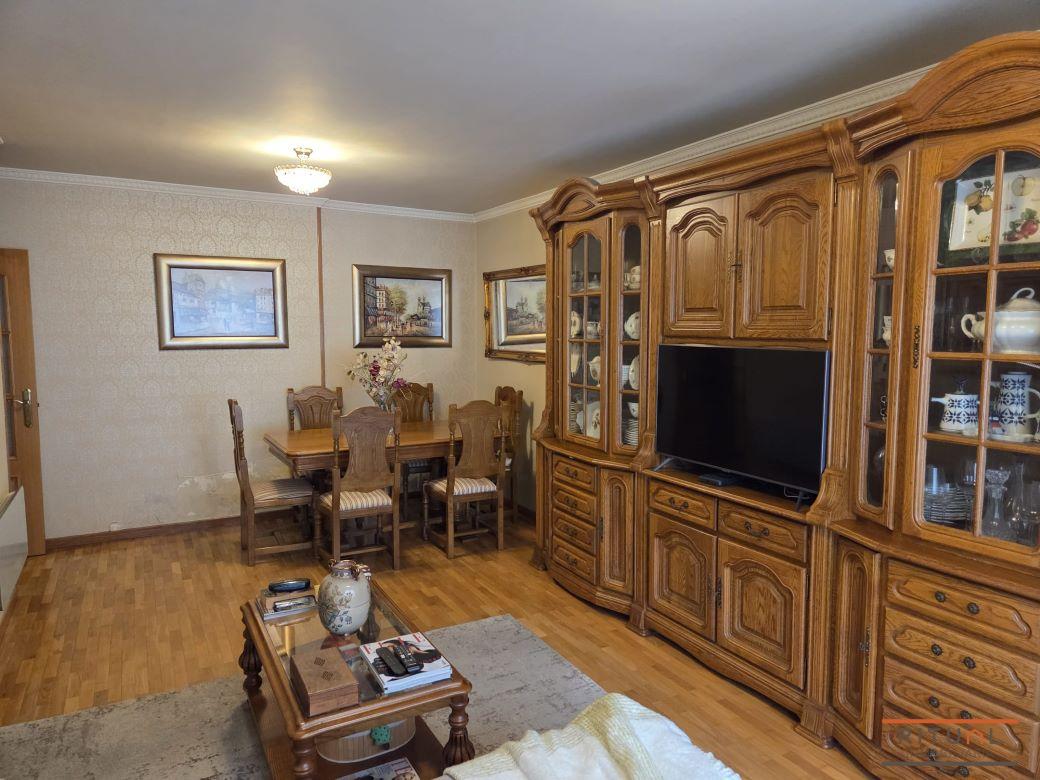 VIVIENDA MUY AMPLIA DE TRES DORMITORIOS