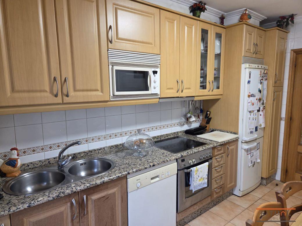 VIVIENDA MUY AMPLIA DE TRES DORMITORIOS